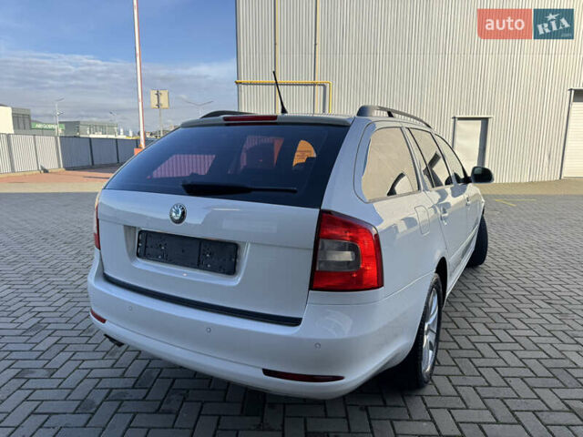 Белый Шкода Октавия, объемом двигателя 1.97 л и пробегом 256 тыс. км за 8550 $, фото 4 на Automoto.ua