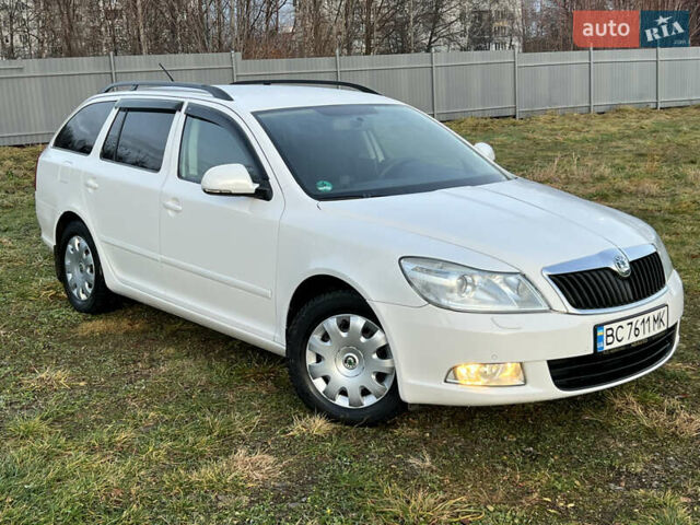 Білий Шкода Октавія, об'ємом двигуна 1.6 л та пробігом 257 тис. км за 7999 $, фото 3 на Automoto.ua