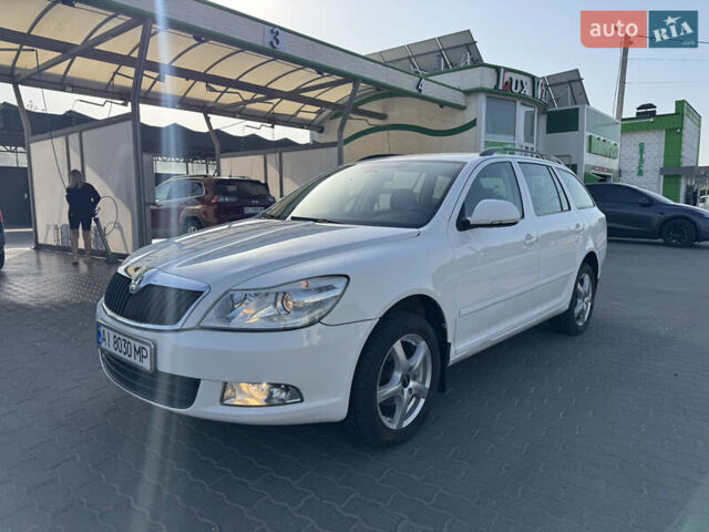Білий Шкода Октавія, об'ємом двигуна 1.6 л та пробігом 272 тис. км за 7600 $, фото 3 на Automoto.ua