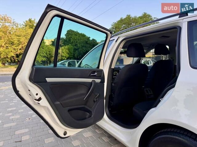 Белый Шкода Октавия, объемом двигателя 1.2 л и пробегом 167 тыс. км за 6999 $, фото 56 на Automoto.ua