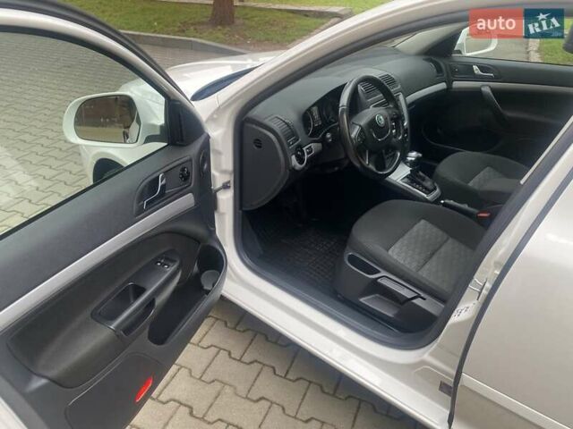 Білий Шкода Октавія, об'ємом двигуна 1.4 л та пробігом 236 тис. км за 8200 $, фото 8 на Automoto.ua