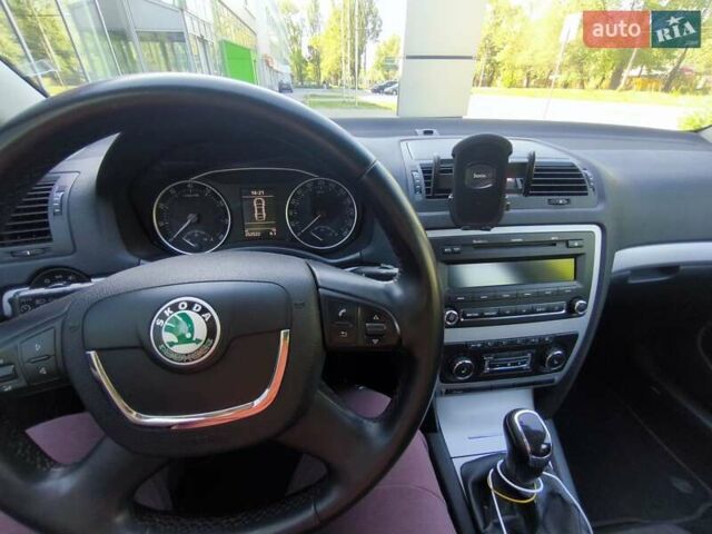 Белый Шкода Октавия, объемом двигателя 1.8 л и пробегом 265 тыс. км за 7500 $, фото 27 на Automoto.ua