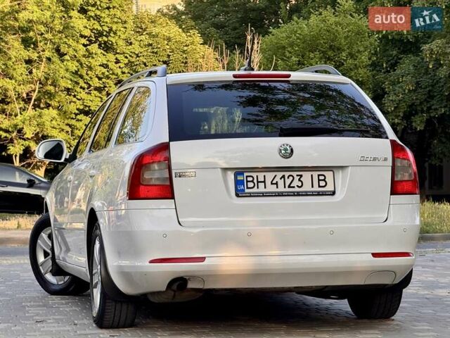 Белый Шкода Октавия, объемом двигателя 1.2 л и пробегом 167 тыс. км за 6999 $, фото 24 на Automoto.ua