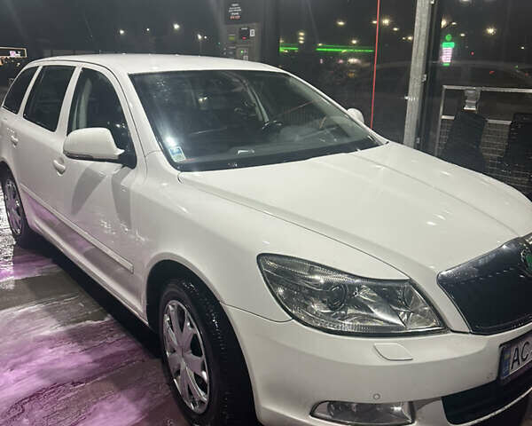 Белый Шкода Октавия, объемом двигателя 1.99 л и пробегом 413 тыс. км за 9250 $, фото 4 на Automoto.ua