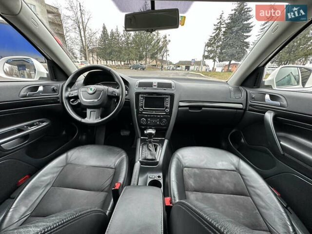 Белый Шкода Октавия, объемом двигателя 2 л и пробегом 217 тыс. км за 9999 $, фото 55 на Automoto.ua