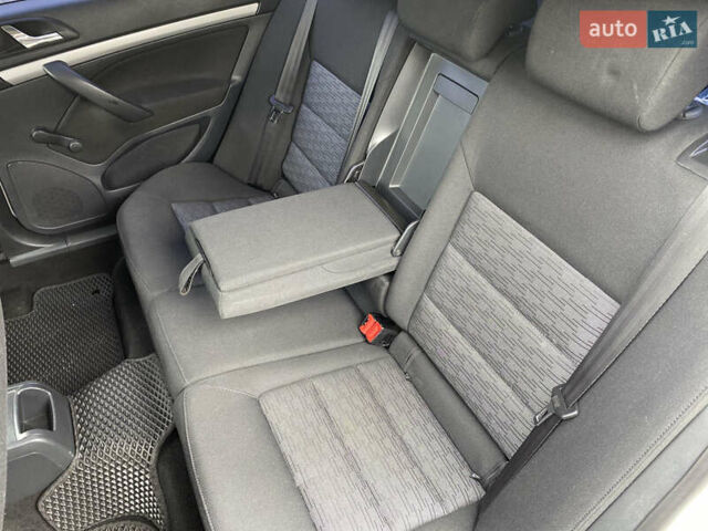 Белый Шкода Октавия, объемом двигателя 1.6 л и пробегом 239 тыс. км за 8650 $, фото 17 на Automoto.ua