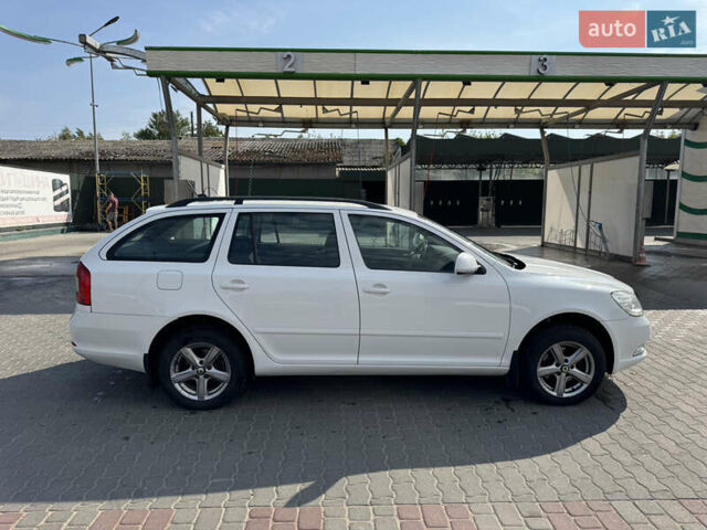 Білий Шкода Октавія, об'ємом двигуна 1.6 л та пробігом 272 тис. км за 7600 $, фото 26 на Automoto.ua