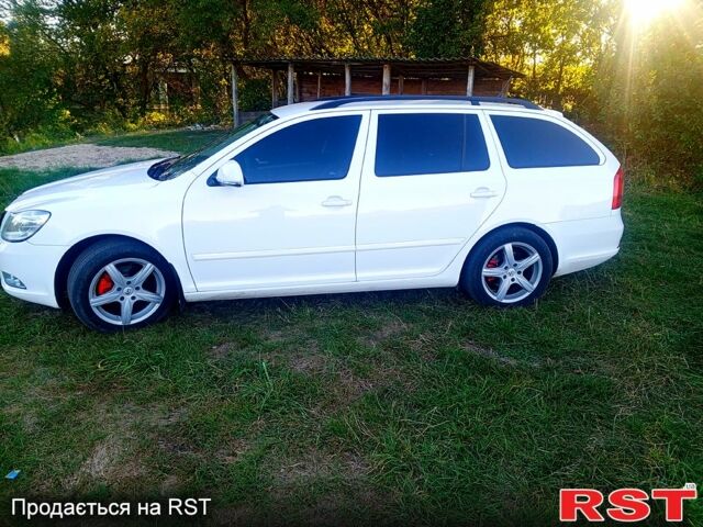 Шкода Октавия 2012 в Гадяче на Automoto.ua Белый Шкода Октавия, объемом двигателя 2 л и пробегом 236 тыс. км за 9999 $, фото 5 на Automoto.ua
