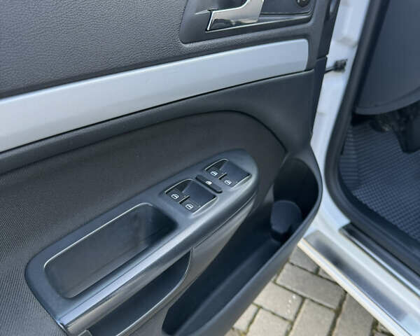 Белый Шкода Октавия, объемом двигателя 1.97 л и пробегом 256 тыс. км за 8550 $, фото 20 на Automoto.ua