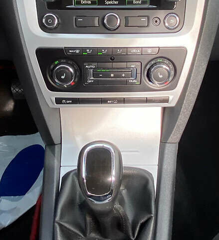 Белый Шкода Октавия, объемом двигателя 1.6 л и пробегом 238 тыс. км за 8200 $, фото 10 на Automoto.ua