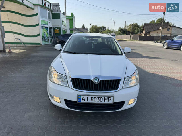 Білий Шкода Октавія, об'ємом двигуна 1.6 л та пробігом 272 тис. км за 7600 $, фото 1 на Automoto.ua