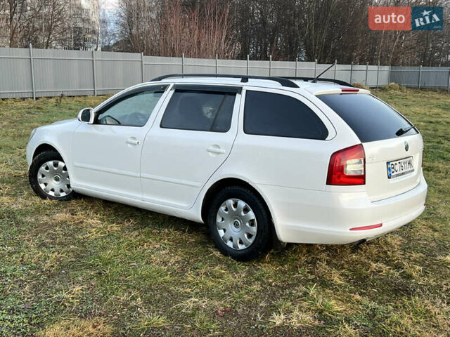 Білий Шкода Октавія, об'ємом двигуна 1.6 л та пробігом 257 тис. км за 7999 $, фото 11 на Automoto.ua