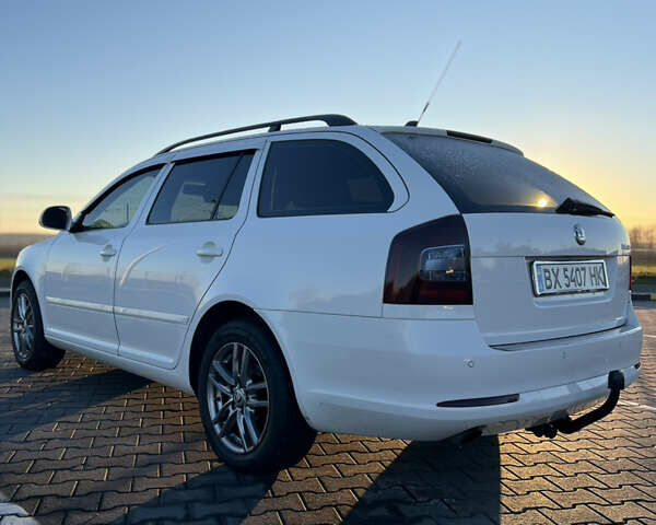 Белый Шкода Октавия, объемом двигателя 1.6 л и пробегом 245 тыс. км за 8200 $, фото 4 на Automoto.ua