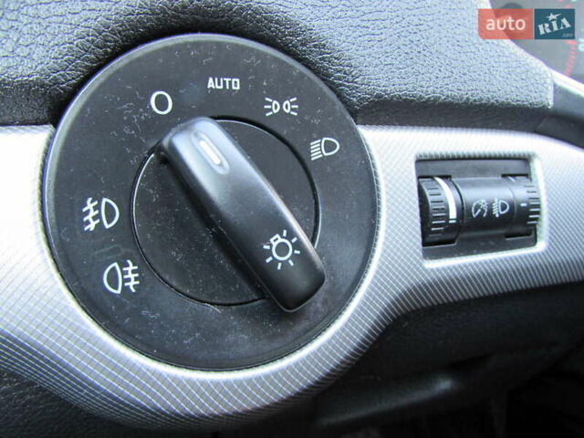 Білий Шкода Октавія, об'ємом двигуна 1.39 л та пробігом 204 тис. км за 8500 $, фото 22 на Automoto.ua