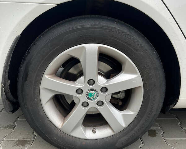 Белый Шкода Октавия, объемом двигателя 1.97 л и пробегом 346 тыс. км за 9399 $, фото 20 на Automoto.ua