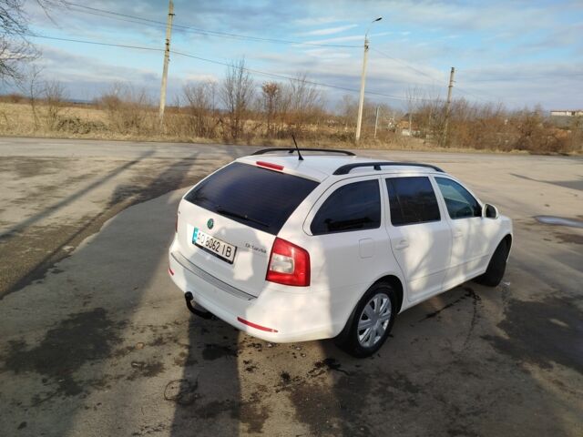 Білий Шкода Октавія, об'ємом двигуна 1.6 л та пробігом 380 тис. км за 7600 $, фото 3 на Automoto.ua