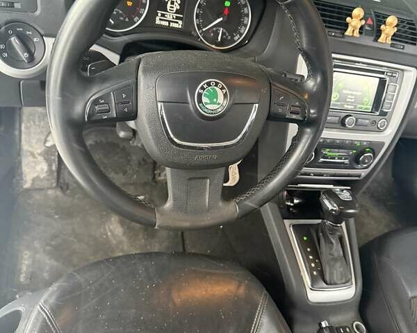 Білий Шкода Октавія, об'ємом двигуна 1.99 л та пробігом 351 тис. км за 9500 $, фото 19 на Automoto.ua