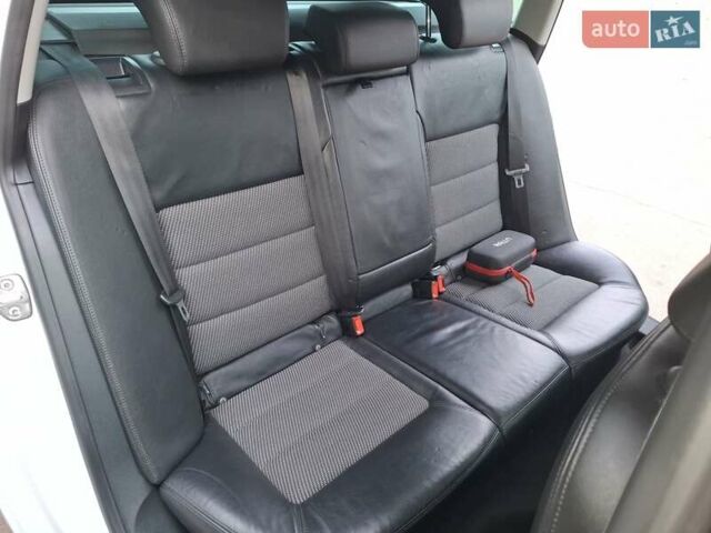 Білий Шкода Октавія, об'ємом двигуна 1.6 л та пробігом 239 тис. км за 9200 $, фото 22 на Automoto.ua