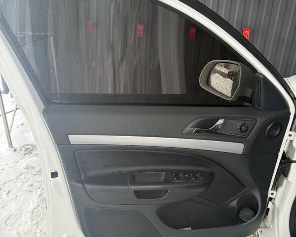 Білий Шкода Октавія, об'ємом двигуна 1.99 л та пробігом 351 тис. км за 9500 $, фото 12 на Automoto.ua
