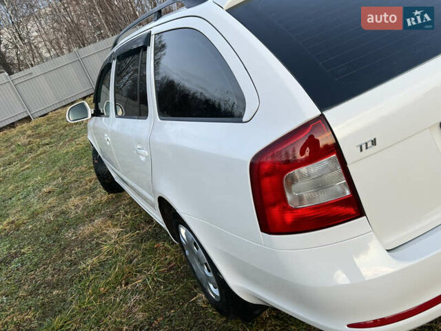 Білий Шкода Октавія, об'ємом двигуна 1.6 л та пробігом 257 тис. км за 7999 $, фото 14 на Automoto.ua