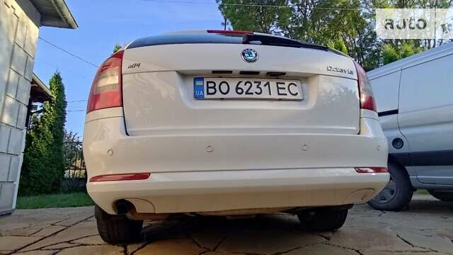 Белый Шкода Октавия, объемом двигателя 1.6 л и пробегом 374 тыс. км за 6900 $, фото 23 на Automoto.ua