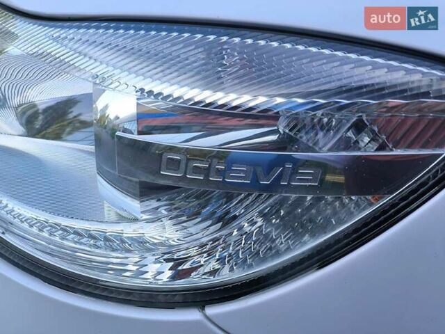 Белый Шкода Октавия, объемом двигателя 1.8 л и пробегом 265 тыс. км за 7500 $, фото 6 на Automoto.ua