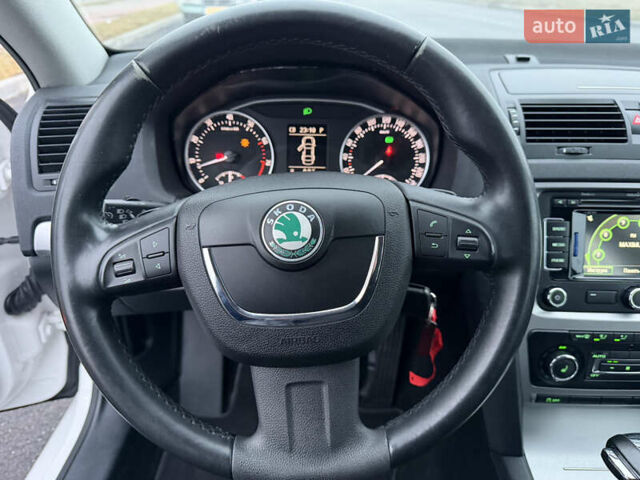 Белый Шкода Октавия, объемом двигателя 1.4 л и пробегом 179 тыс. км за 8555 $, фото 41 на Automoto.ua