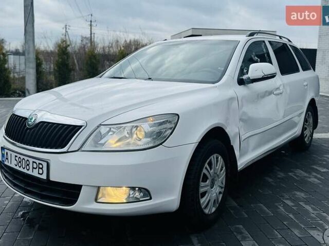 Белый Шкода Октавия, объемом двигателя 1.6 л и пробегом 280 тыс. км за 3400 $, фото 2 на Automoto.ua
