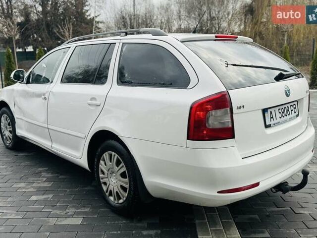 Белый Шкода Октавия, объемом двигателя 1.6 л и пробегом 280 тыс. км за 3400 $, фото 3 на Automoto.ua
