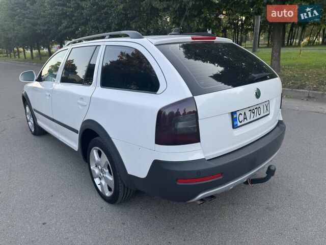 Білий Шкода Октавія, об'ємом двигуна 2 л та пробігом 261 тис. км за 10300 $, фото 5 на Automoto.ua