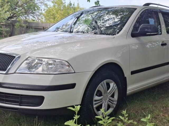 Белый Шкода Октавия, объемом двигателя 1.6 л и пробегом 240 тыс. км за 6850 $, фото 17 на Automoto.ua