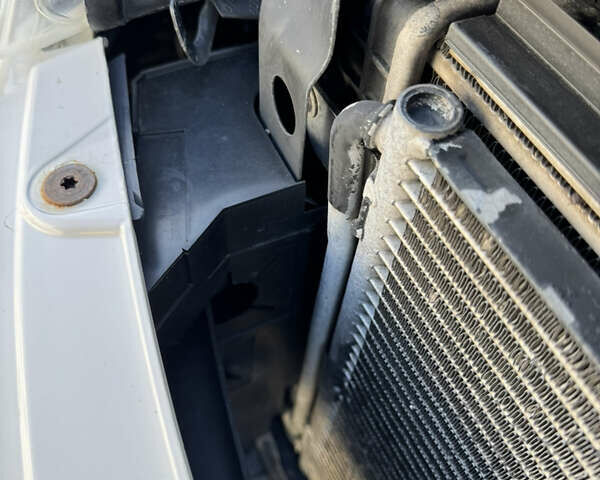 Белый Шкода Октавия, объемом двигателя 1.97 л и пробегом 256 тыс. км за 8550 $, фото 42 на Automoto.ua