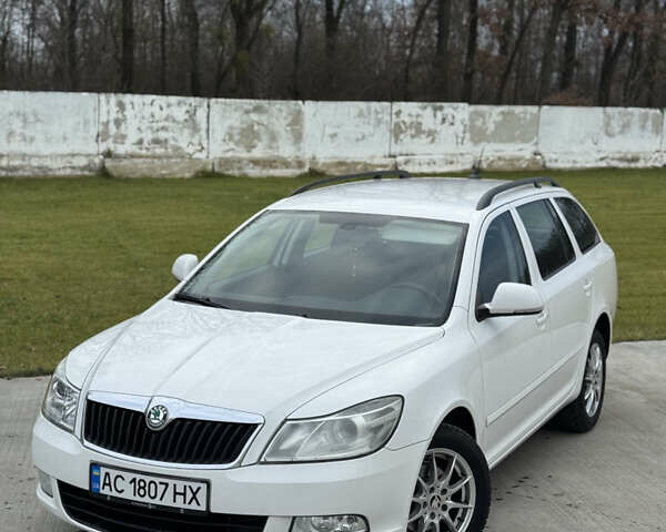 Белый Шкода Октавия, объемом двигателя 1.4 л и пробегом 223 тыс. км за 7500 $, фото 2 на Automoto.ua