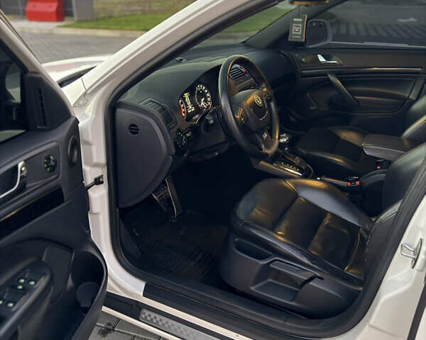 Белый Шкода Октавия, объемом двигателя 1.97 л и пробегом 298 тыс. км за 12300 $, фото 19 на Automoto.ua