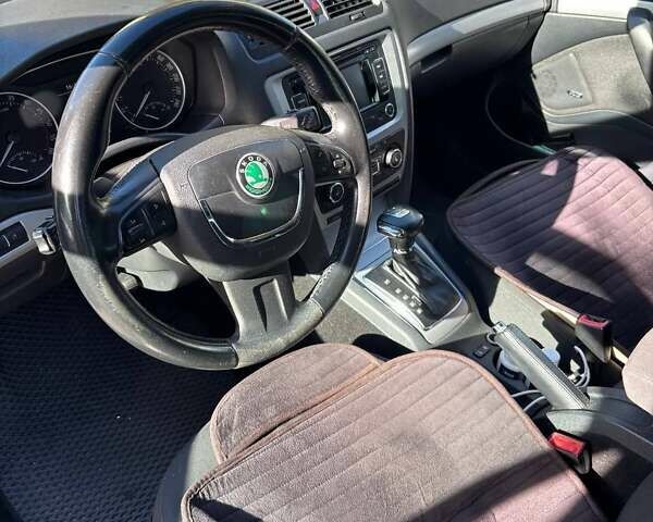 Белый Шкода Октавия, объемом двигателя 2 л и пробегом 284 тыс. км за 8700 $, фото 8 на Automoto.ua