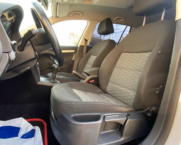 Белый Шкода Октавия, объемом двигателя 1.6 л и пробегом 238 тыс. км за 8200 $, фото 15 на Automoto.ua