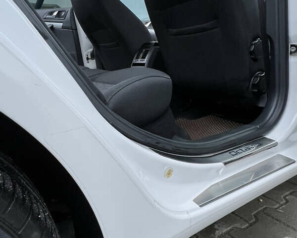 Белый Шкода Октавия, объемом двигателя 1.6 л и пробегом 245 тыс. км за 8200 $, фото 36 на Automoto.ua