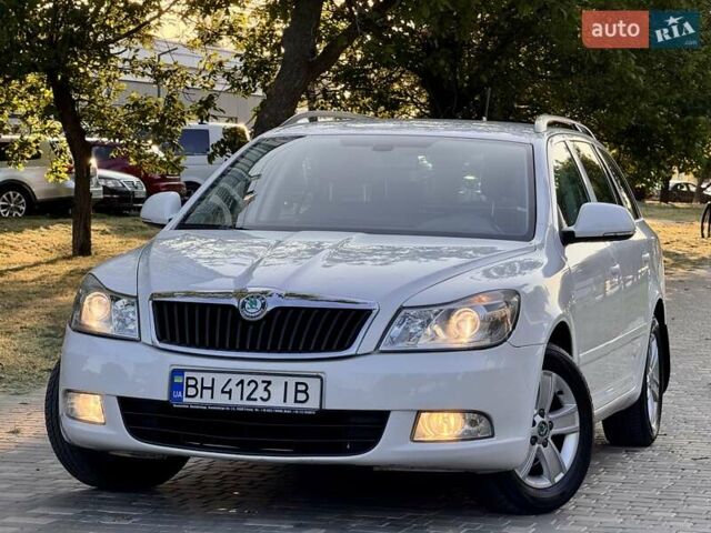 Белый Шкода Октавия, объемом двигателя 1.2 л и пробегом 167 тыс. км за 6999 $, фото 32 на Automoto.ua