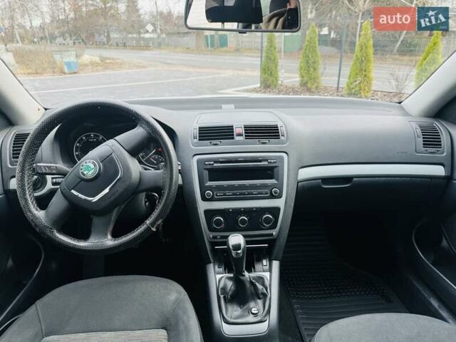 Белый Шкода Октавия, объемом двигателя 1.6 л и пробегом 280 тыс. км за 3400 $, фото 10 на Automoto.ua
