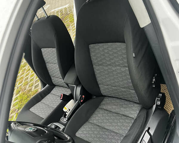 Белый Шкода Октавия, объемом двигателя 1.97 л и пробегом 331 тыс. км за 7999 $, фото 13 на Automoto.ua