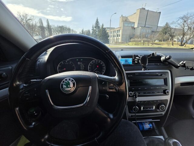 Белый Шкода Октавия, объемом двигателя 1.8 л и пробегом 293 тыс. км за 7999 $, фото 9 на Automoto.ua