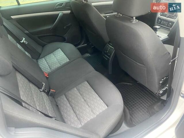 Білий Шкода Октавія, об'ємом двигуна 1.4 л та пробігом 236 тис. км за 8200 $, фото 9 на Automoto.ua