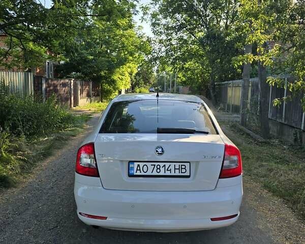 Белый Шкода Октавия, объемом двигателя 1.6 л и пробегом 260 тыс. км за 8600 $, фото 4 на Automoto.ua