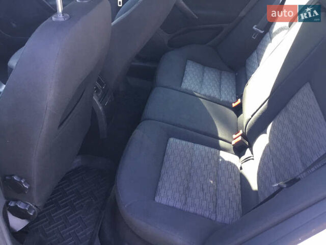 Білий Шкода Октавія, об'ємом двигуна 1.6 л та пробігом 282 тис. км за 7200 $, фото 11 на Automoto.ua