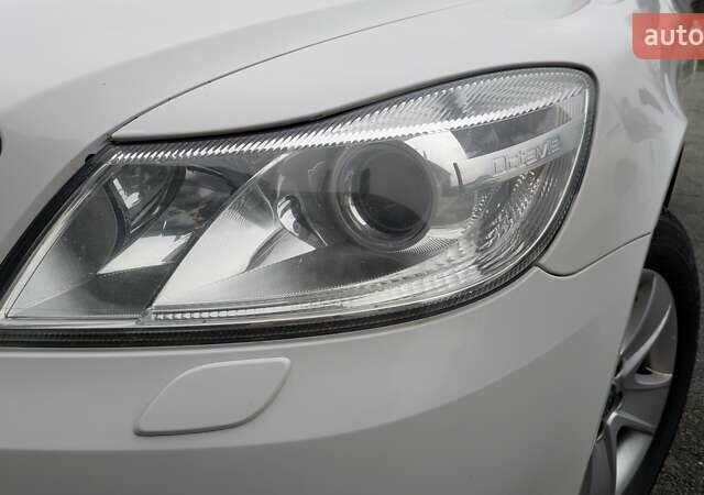 Белый Шкода Октавия, объемом двигателя 1.97 л и пробегом 275 тыс. км за 10200 $, фото 25 на Automoto.ua