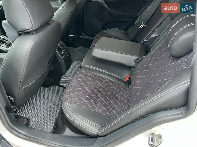 Белый Шкода Октавия, объемом двигателя 1.6 л и пробегом 332 тыс. км за 6999 $, фото 17 на Automoto.ua