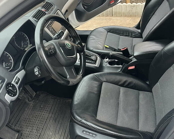 Білий Шкода Октавія, об'ємом двигуна 1.97 л та пробігом 316 тис. км за 8200 $, фото 25 на Automoto.ua