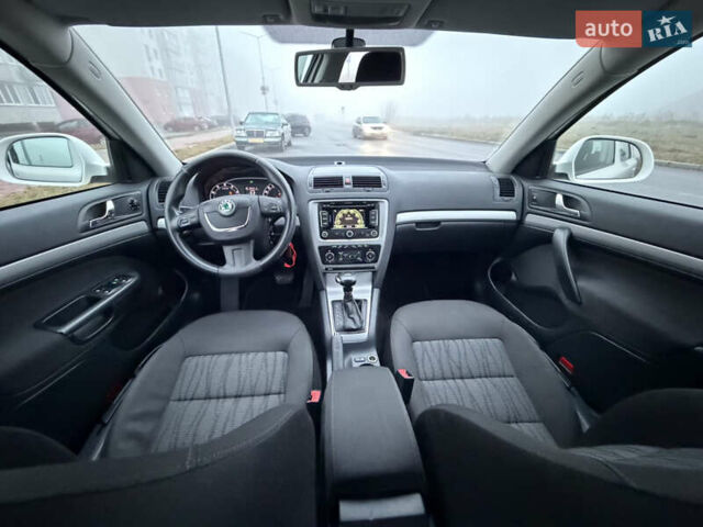 Белый Шкода Октавия, объемом двигателя 1.4 л и пробегом 179 тыс. км за 8555 $, фото 49 на Automoto.ua