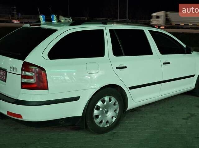 Білий Шкода Октавія, об'ємом двигуна 1.6 л та пробігом 240 тис. км за 7200 $, фото 7 на Automoto.ua