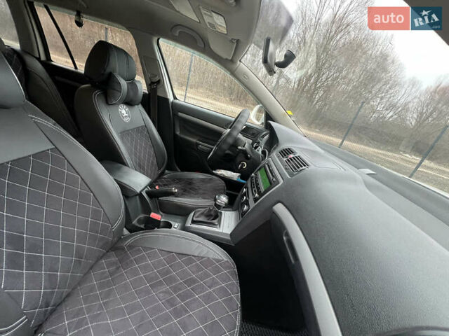 Белый Шкода Октавия, объемом двигателя 1.6 л и пробегом 332 тыс. км за 6999 $, фото 25 на Automoto.ua